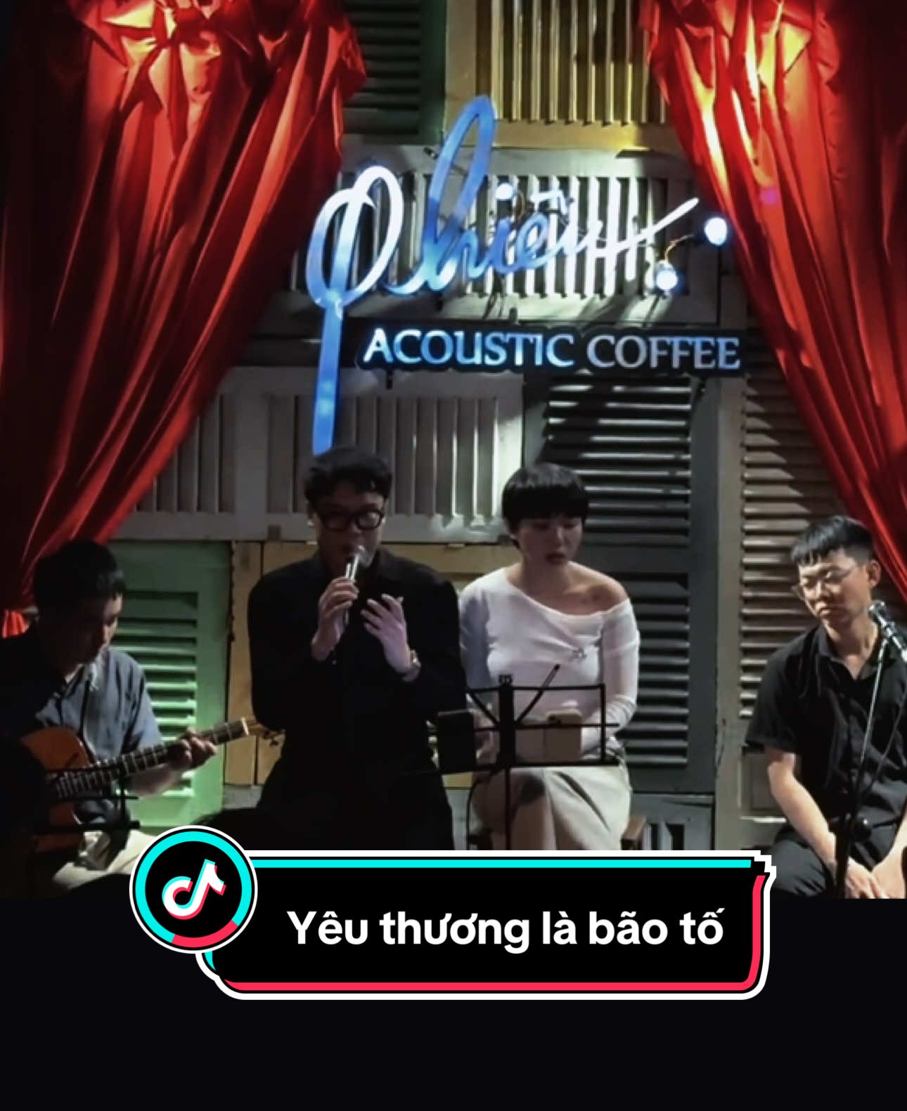 Lời yêu thương tựa như bão tố 😢 #phiêuacousticcafe #phiêu #2025 #hatvoinhaunghe💞 #acoustic 