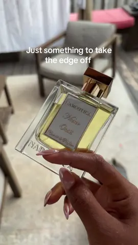 A spritz and I’m back to myself again  #perfumetok #trendingvideo #perfumetiktok #narcooasis #narcoticanarcooasis #fragrancesforsummer 