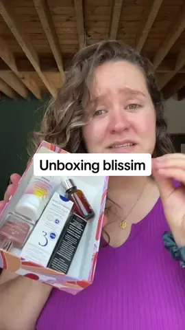 J’unboxe la Blissim ! J’adore dites moi ce que vous voulez que je teste en vidéo ❤️