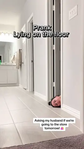 This prank is forever 🤣🤣#scare #scared #scarecam #scareprank #prank #viral #fun #funnyvideos #trending #fyp #foryoupage #jumpscare #couple #family #challenge 