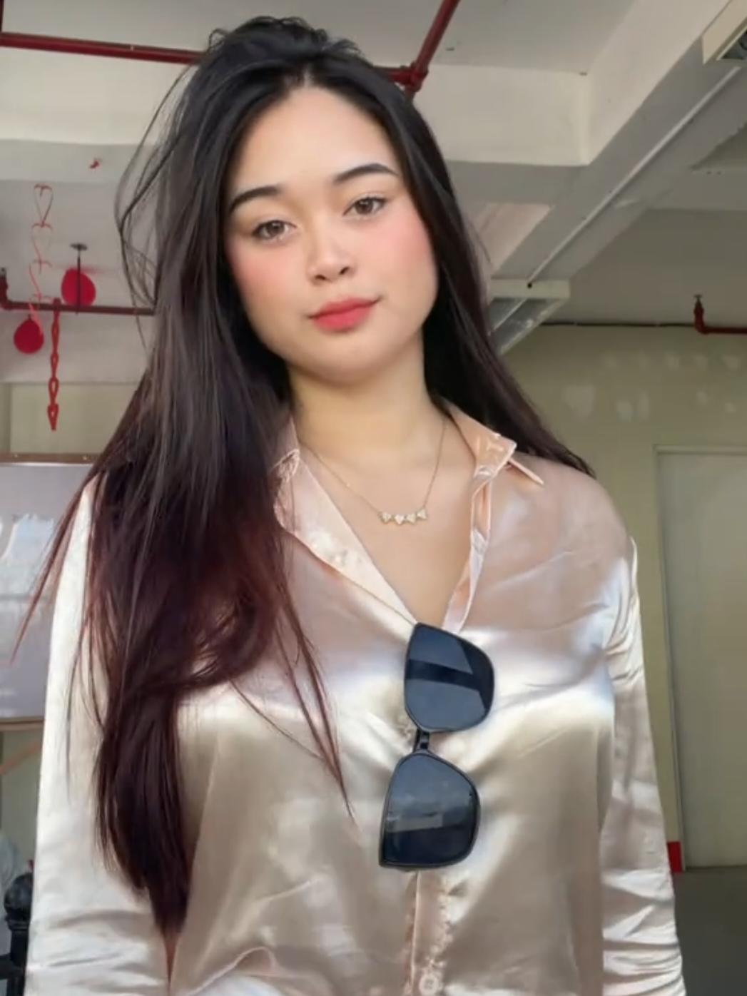 #eleyyynnnsexy  #fyp #viral #fypシ゚ #satin #viraltiktok #fypage #silk 