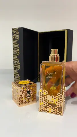 Um verdadeiro tributo à elegância oriental, Atheeri é um perfume marcante e sofisticado da Lattafa que conquista logo na primeira borrifada. Com uma fragrância doce, envolvente e floral, ele combina notas intensas com um toque feminino e encantador. ✨ #PerfumesÁrabes #perfumetok #lattafaperfume #foryoupage #fyp #foruyou #PerfumariaImportada 