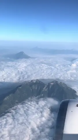 desde el cielo si se ve lindo⛰️#monterrey #40grados #ciudaddelasmontañas #carneasada 