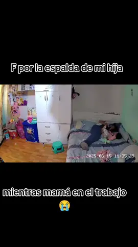 el peor susto d mi vida 🥹 gracias por reaccionar rápido hermanito y sacar a tu sobrina ❤️ pero F por la espalda de mi hija #sismo #fypシ゚ 