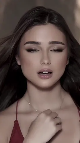 لوكات الاحمر دايما غيررررر😍
