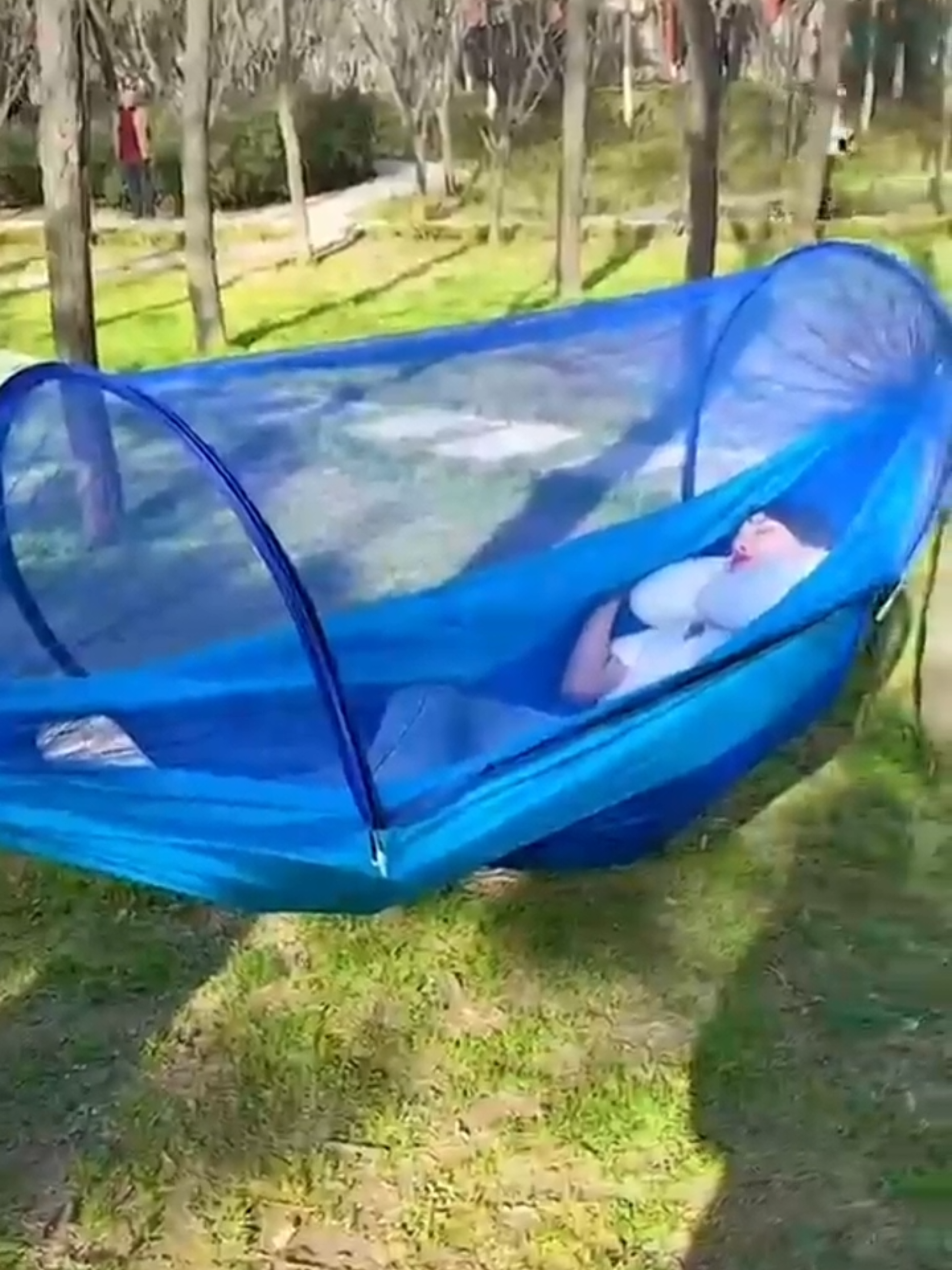Link In bio to shop 🔗✨️ Sleep like never before 🌿🛏️ | Fully Automatic Quick Opening Hammock With Mosquito Net is the ultimate outdoor comfort! Easy setup, mosquito-proof, and perfect for adventure lovers 🏕️✨ Say goodbye to bugs and hassle! This hammock opens in seconds and keeps you protected anywhere you go — camping, backyard, or beach. Lightweight, durable, and traveler-approved! #hammocklife #campinggear #outdooradventures #travelmusthaves #hammocksetup #campinghack #hikinggear #bugfreezone #summervibes #travelgadgets #usatravel #amazonfinds #fyyp p #explorepage #viralproducts #TikTokMadeMeBuyIt #musthave2025 #campinglife 