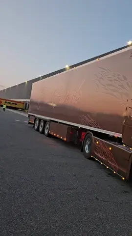 #teamgiuriolo #fratelligiuriolo #scania #v8 #super #s590 #s590 #lamberet 