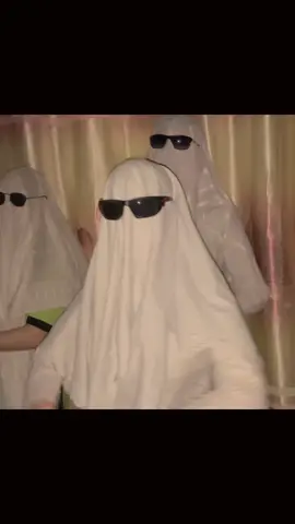 Shaky shaky😂👻💃                    #shakyshakychallenge #dance #dancewithghost😂 #ghost #ghostmode #tiktokviral #trending #trendingsong #trendingtiktok #viralvideo #viraltiktok 