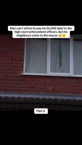 Man can’t afford to pay his £6,000 debt to the high court enforcement officers. But his neighbours come to the rescue 🫣🤨#godgrace #officers #debt #police #england #fyp #viralvideos #godgrace 