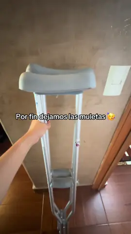 Sentimientos encontrados entre avanzar y dejar a tu soporte durante momentos difíciles !! #muletas  #despedida  #lesion #ligamentocruzadoanterior  #recuperacion  #lca 