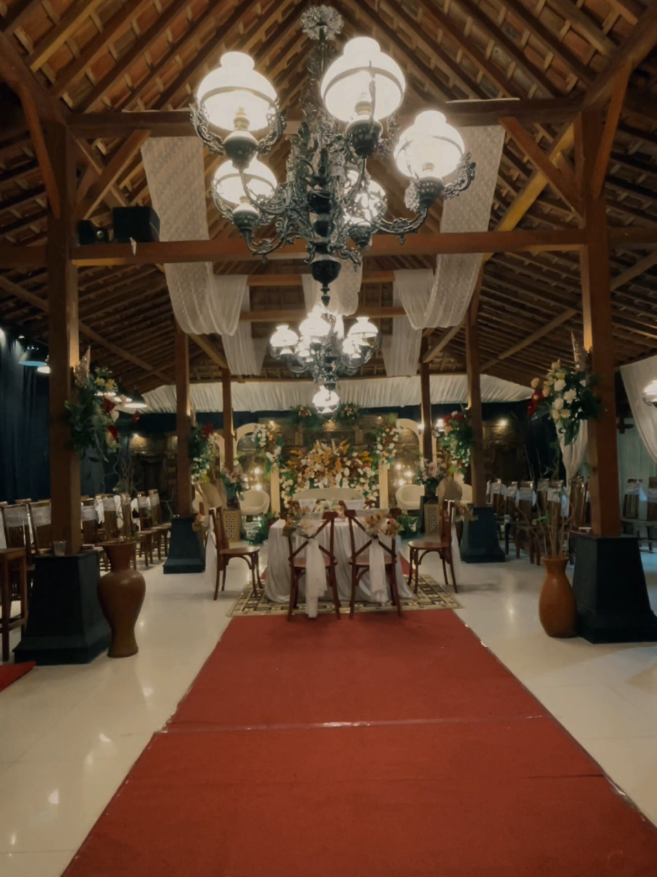 Love begins here ,book your wedding package today 😇 #pacitanku #keroncongpacitan #pacitanjawatimur #pacitan #pacitan24jam #fypシ #weddingvibes #pacitanparadiseofjava #weddingpacitan #weddingkonsep #weddingorganizer 