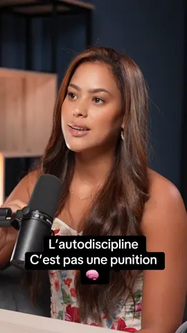 C’est avec ta discipline que tu atteins tous tes objectifs et que tu te différencies de tout le monde. C’est en faisant des petits pas meme minimes qui te préparent à ta version future !  Alors tu sais ce qu’il te reste à faire ! Le changement commence avec des petits pas et un jour tu regarderas en arrière en étant fiere de toi.  #discipline #devperso #conseils #changement 