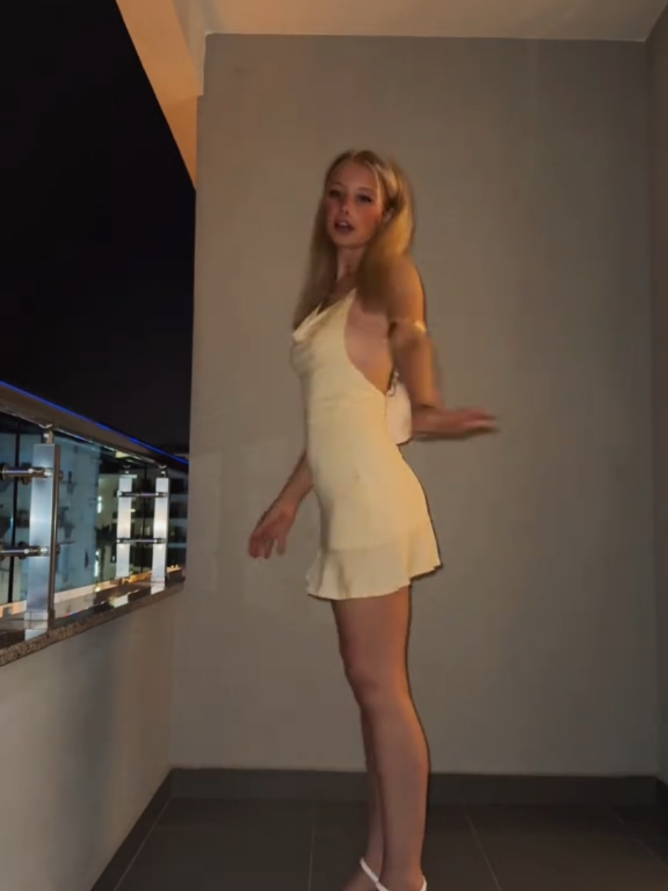 #cute #blonde #teen #fakebody #foryoupage #fyp 