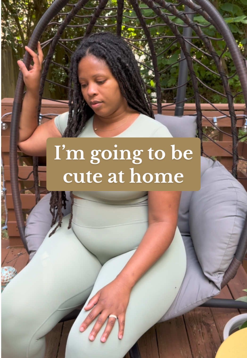 At home but make it cute! #athomeoutfits #athleisure #loungewear #workoutfit #twopieceset 