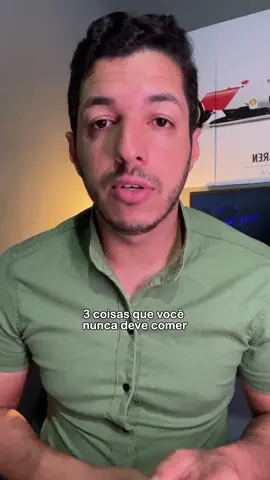 🎉 É possível curtir o São João sem sair da linha! ⠀ Milho, canjica, pamonha, mungunzá... tudo isso pode SIM fazer parte de uma alimentação equilibrada. 💛 ⠀ A chave está no equilíbrio, na consciência e, claro, em aproveitar o momento com presença. ⠀ Não é sobre proibir, é sobre escolher com carinho o que vai pro seu prato e pro seu corpo. 🍽 ⠀ ✨ E lembre: comer bem também é celebrar! ⠀ 📲 Compartilha com alguém que PRECISA ler isso antes de encarar a mesa de São João