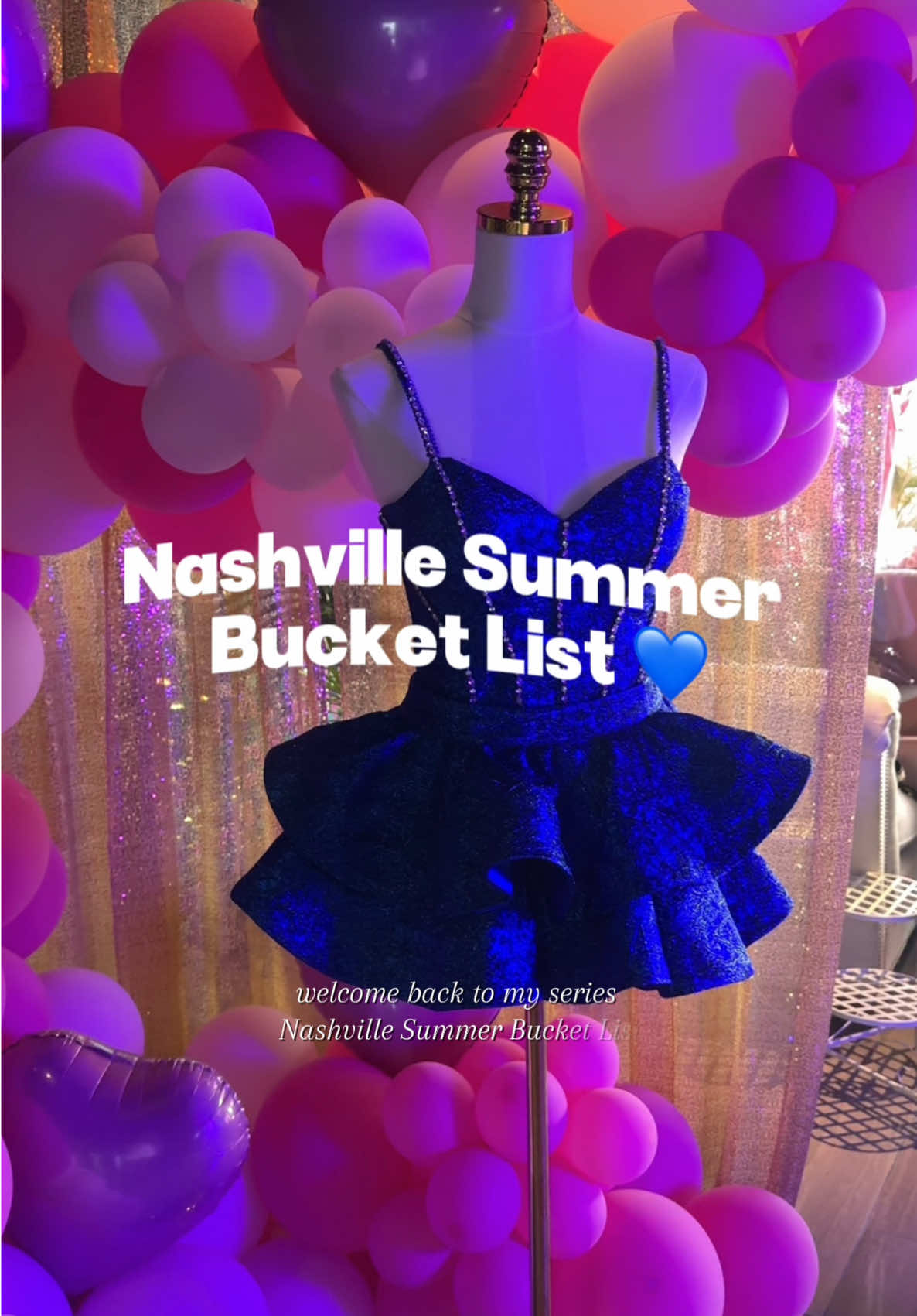 God bless the girls!! Send this to yours 💙 #nashvilleitinerary #nashville #thingstodo #Summer #bucketlist #nashvillefoodies #WhereToEat #wheretovisit #musiccity #thegulch #meganmoroney 