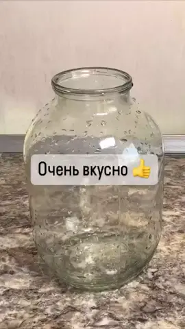 Я пожалела что сделала мало в том году! Автор @olesija79__stav  #я #пожалела #малополовин #помидоры #бочковыепомидоры #соленья #закуска #вкусно 
