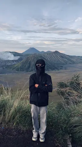 spil foto kecemu di gunung dong suhu🤙🏻 #pendakiindonesia #mountain #gorpcore 