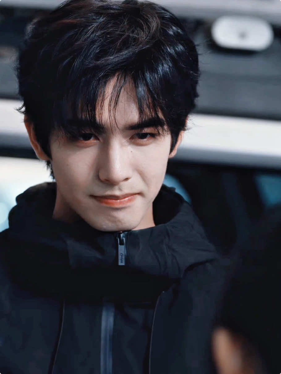 Dia mencoba berpura-pura tidur 🤣#cdrama #thesevenrelicsofomen #liuhaocun #songweilong #TikTokTainment #BahasDrama 