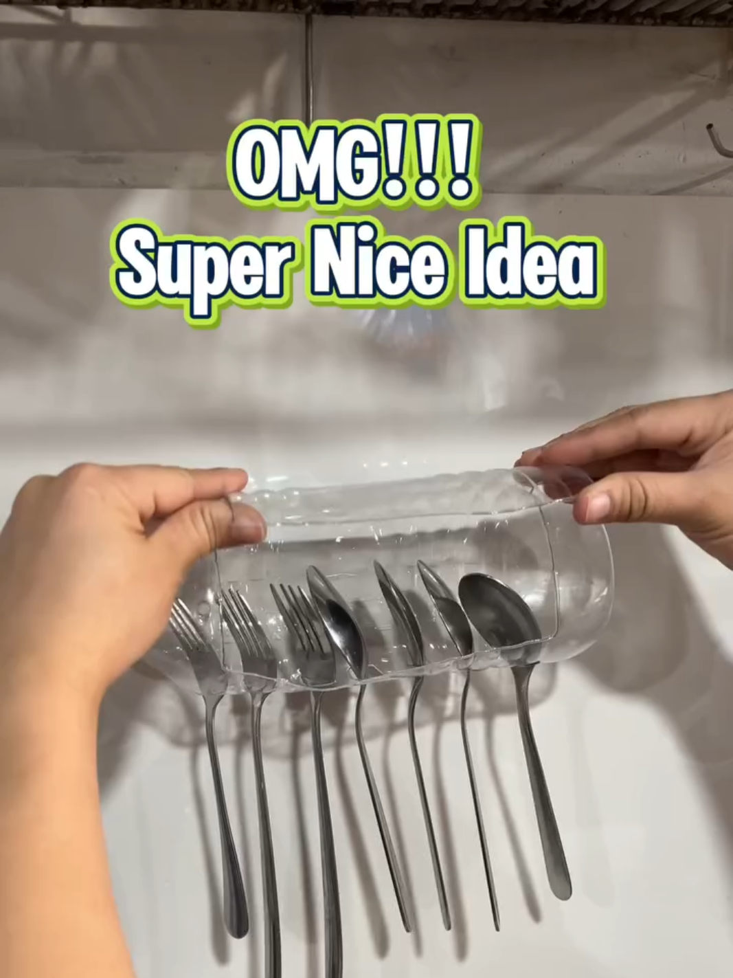 Diy Utensils Organizer using plastic bottle 🫙🫙 #everyoneactive #tips #lifehacks #diyideas #tipsandtricks #ideas #lowbudget #tutorial #recycle