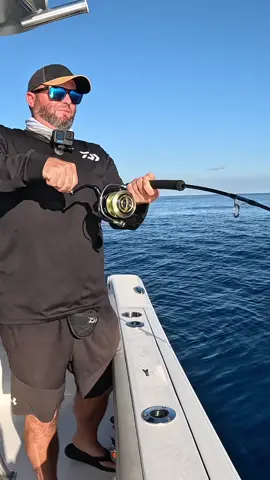 HUGE fish 🤯🤯🤯….  #fishing #jigging #fishingtiktoks #foryou #saltiga #daiwaaustralia @Daiwa Australia 