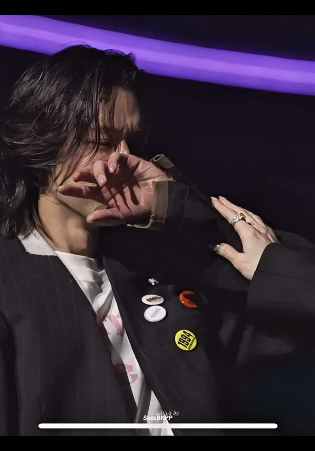 Precious moment😭😭😭 imo, the 💍 must have hold special meaning behind it since they both got so emotional and nervous talking about it🥹❤️💙 🐱: *changing the topic so Billkin can stop crying* 🐱: *proudly showing off the ring his Ter got him* 🐶: *getting more emotional*😭😭😭😭 #BKPP #Bbillkin #ppkritt  #บิวกิ้นพีพี #บิวกิ้น #พีพีกฤษฏ์ #billkinpp #billkinentertainment #ppkritentertainment #fyp 