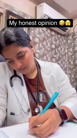 Tumare pass agr paise hote to khud chal kar Ati 🤣🩺💊🥼 #amazing #funnyvideos #funnyy #funnytiktok #doctor #nurse #medicalstudent #medicalhumor #fy 