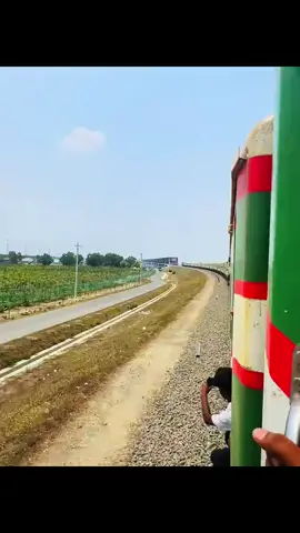 এই গানটার ট্রেনের সাথে সম্পর্কটা কি কেউ কি বলতে পারবেন #trending #fyp #foryoupage #foryou 