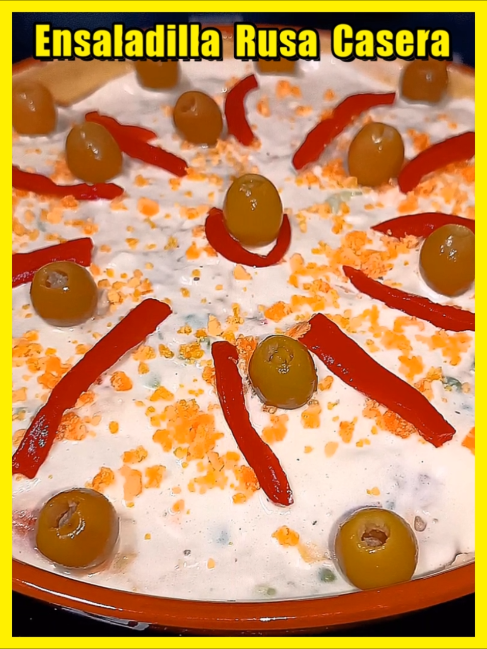 ✅ Ensaladilla Rusa Casera 🥗❤️ INGREDIENTES:  - Patatas 750 gr  - Zanahoria 200 gr  - Guisantes 150 gr  - 3 Huevos Cocidos  - 1 Huevo Crudo  - Maíz Dulce 140 gr  - Pimiento Rojo 60 gr  (Asado en Conserva)  - Atún en Aceite 120 gr  - Aceite de Girasol 125 ml  - Olivas Rellenas 80 gr  - El Zumo de Medio Limón  - Pimienta Molida  - Agua Y Sal Marina #ensaladasdeverano #recetasdeensaladas #ensaladilladepatatas #ensaladilladeatun 