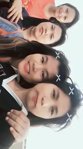 ရွာရောက်တုန်းယွနေကြတာ😁#မြောင်နယ်သူလေး🥰🤗😍😘 