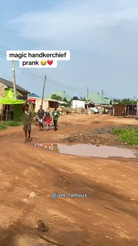 magic handkerchief prank 😂💔#flyviral #vriral #foryoupage #tiktkokcreator #tranding #prankvideo #iam_famous710 #goviral 