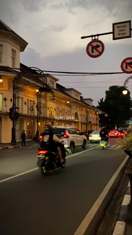 #wisatabandung #bandungraya #bandung #bandungaesthetic #infobandungkota #jalananbandung #jelajahbandung #bandunghits #fypシ゚viral #bandungjuara #explorebandung #explorebandung #bandungkotakembang #bandungbanget 
