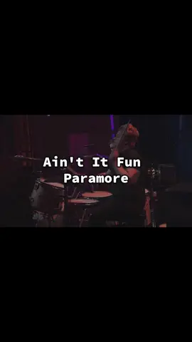 ¿No es divertido vivir en el mundo real?  . . . . #paramore #lyrics #lyricsvideos #aintitfun #paramoreconcert #paramoretiktok #paramorefans 