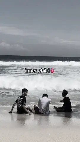 Laki-laki tidak pernah dewasa,jadi jangan membunuh inner child pria☺️#fyp #innerchild #healing #pantai #watulawang #xzybca 