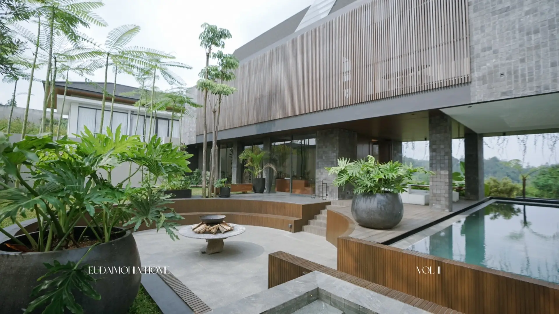 this place really said: “go ahead, take the shot.“ / for @Eudaimonia Studios by @Rachel vennya  — shot on @Sony Alpha #A7ii + 16-35mm FE 2.8 #eudaimonia #staycationbandung #villabandung #healingplace #warmpoolvibes #cozystay