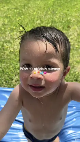 Corran a @target! Estuvimos horas jugando con esto! Creo que yo estaba más feliz que él 😂 me encantan estas cosas! #targetfinds #toddlersummer #summeractivities #toddleractivities #toddlermom 