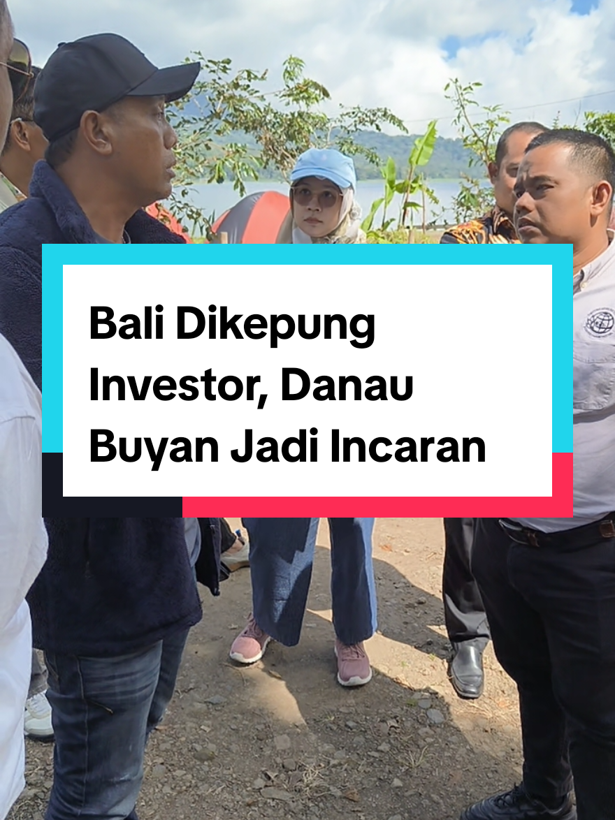 Warga Penggarap Lahan Tanah Negara di Kawasan Danau Buyan Pancasari, Buleleng saling bersitegang pasca investor PT Sarana Buana Handara (SBH) yang hendak ingin kembali menguasai tanah dikawasan Danau Buyan Pasca SGB nya telah berakhir sejak 2012. Belasan Warga yang menempati lahan tersebut sejak puluhan tahun saling beradu argumen setelah perwakilan PT SBH bersama BPN Kanwil Bali bersama pihak BPN Buleleng hadir bersama Kepala Desa Pancasari datang kelokasi dan hendak mendata warga setempat, namun terjadi selisih paham karena tanah negara yang puluhan tahun mereka tempati hendak diambil alih pihak investor PT SBH dan dilakukan pendataan pihak BPN. #mafiatanah #bersitegang #wargadanabuyan #tanahnegara #investor #ptsbh #saranabuanahandara #bpn #bumdes #pancasari #buleleng #bali #glamping @bentir12 @Doktor Sultan Racun Bali @The Somya International @sari galung @Yuda Suparsana @AGUS SAPUTRA @wayang.kulit32 @bli_mangde @mangtrisbali @mangtris_bali @Anak Agung Ngurah Panji Astika @gps_institute @g_paseksuardika @igkputra @Jnana marga Bali @Jro Sumerta JDS @Ketut kesuma @Ketut Putra Ismaya Jaya KERIS @kgdharmaputra @KOMBBAS MEDIA Love BALI & NKRI @NATHA BUTIK @Putu Iwan Karna @Putu Sta @Rey @Dewa Sugama @Taris Aprilia Dewi @🌈🅿️elangi Dewata🛜 @wayan setiawan @wariga.meteor @Tu Gejir 