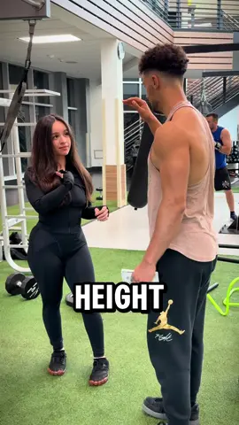 Who can hang longer for $10,000💪🏽⁉️ @Chanelvlv #challenge #pullup #money #mrbeast #gym #winmoney #viral #trend #lift #win #fitnesschallenge #girl #gymcrush #rizz #gymbro #fail #hang #hangingchallenge 