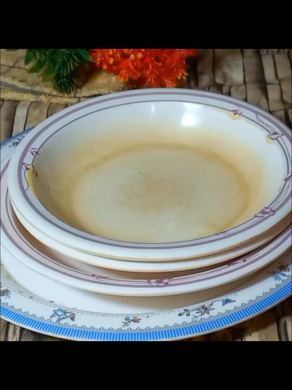 home cleaning hacks/ cleaning tips and trick/ diy cleaners #LifeHack #fypviral #howto##kitchen #KitchenHacks #f #fy #fyp #fypage #foryou #foryoupage #fypviral #usefullifetips #100kviews #million #dresserts #dresserttok #100k #viral #viraltiktok #trend #howto #fy #foryoupage #fypシ゚viral 