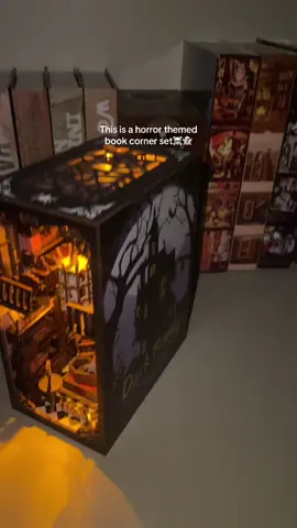 This is a horror themed book corner set🎃👻👻#DIY #booknook #BookTok #tiktokshop #3d #tiktokmademebuyit #toys #tiktokshopcreatorpicks #tiktokshopsummerturnup #GameNight #booklover #LaMagaDellEnergia 