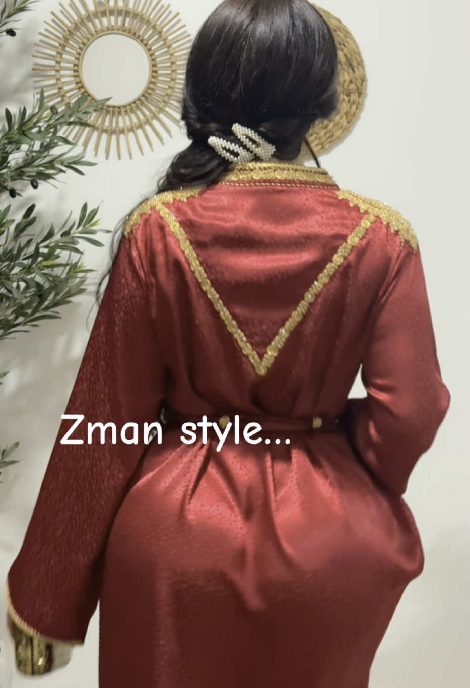 Zman style..❤️‍🔥. #القفطان_المغربي #explore #explorepage #تكشيطة_مغربية #tiktoknews #الامارات_العربية_المتحده🇦🇪 #fashion #اكسبلو #you #tiktok #اكسبلور #uae #fy #typ #fy #fypシ 