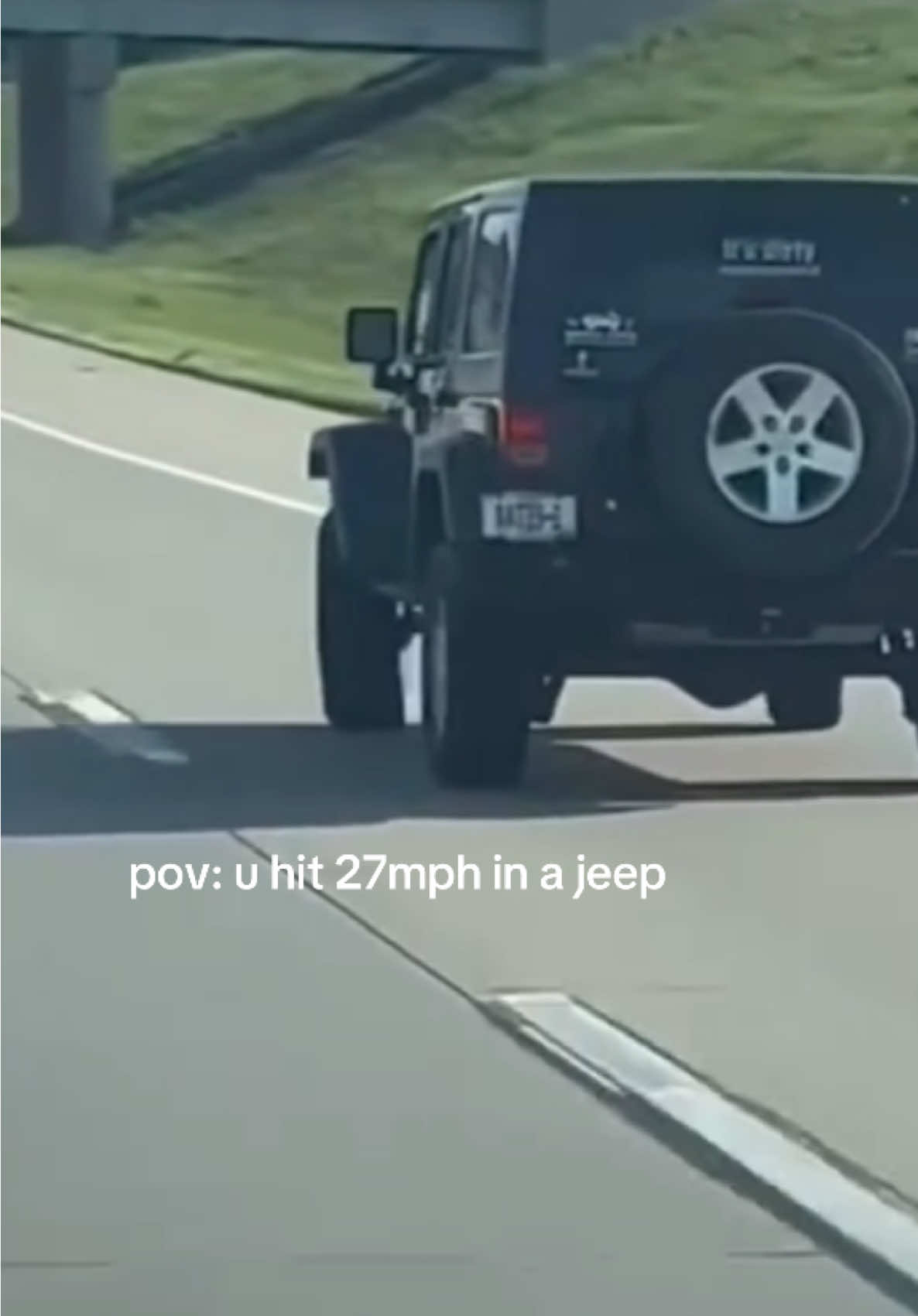 y they b fartin on broncos then? #jeep #deathwobble #jeepdeathwobble #broncosarebetter #jeepspeedwobble #jeepssuck #broncos #rubicon #wrangler #ford #newbronco #2025bronco