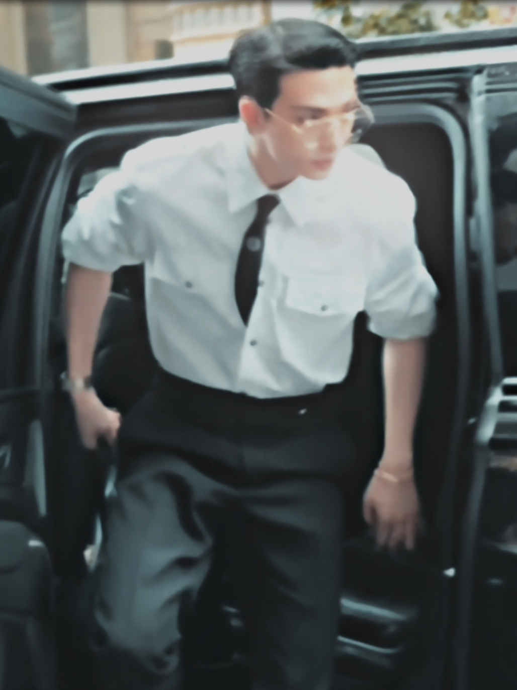 i dare to say this is one of his best looks ☝️ he's too fine im doing backflips #hyunjin #hyunjinedit #straykids #jinnieslulu #fy #tiktok #viral 