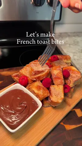 Let’s make French toast 🍞🍓🫐 Recipe  Brioche bread  Eggs  Milk  Cinnamon powder  Granulated sugar  Brown sugar  Butter  Raspberries  Nutella  #frenchtoast #fyp #foodrecipe #EasyRecipe #breakfast #foodtiktok #FoodTok #breakfastideas #xyzbca #healthylifestyle #asmrsounds #asmrfood #easybreakfast  