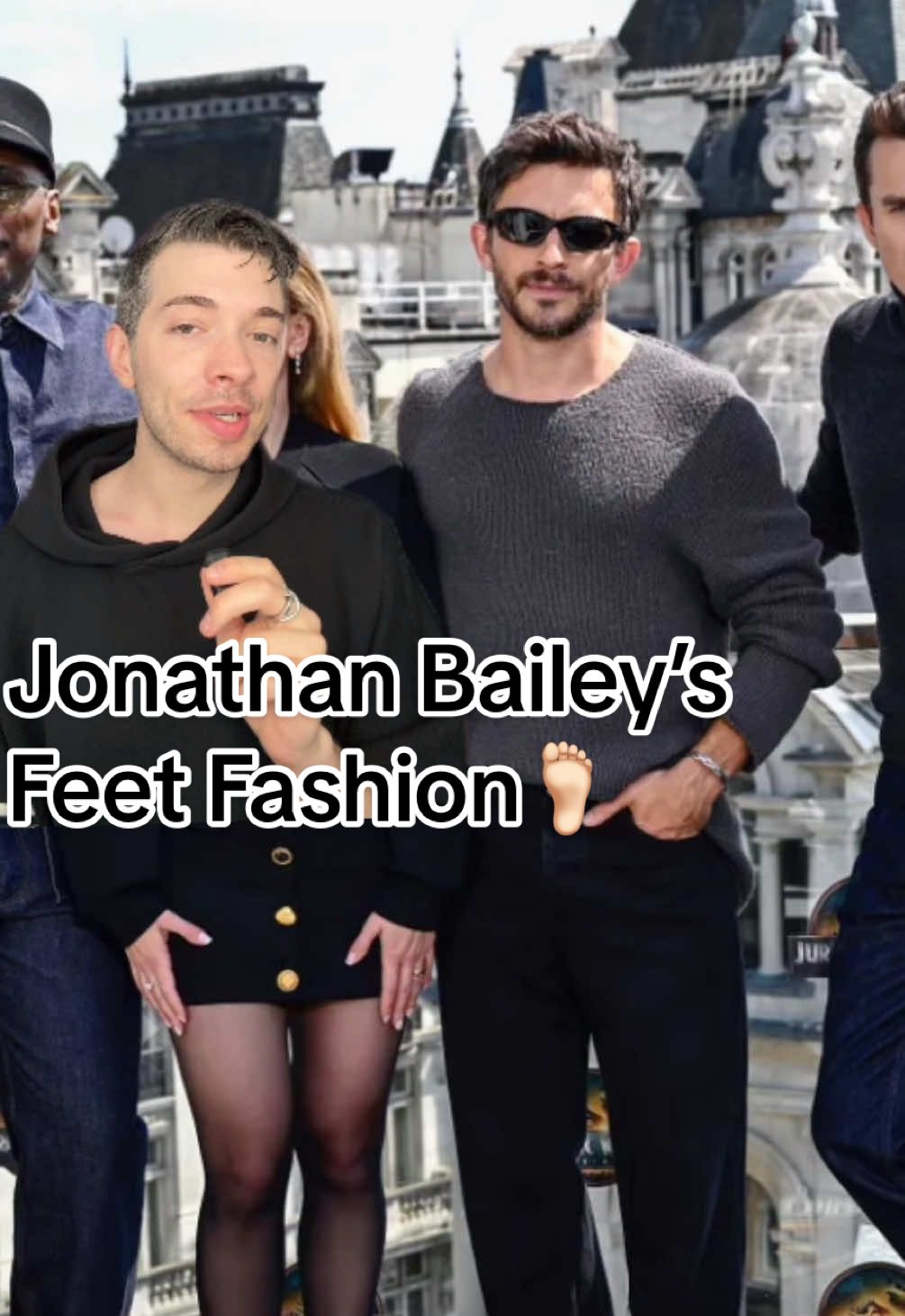 Jurassic World Style, Feeturing Jonathan Bailey’s $900 Flip Flops and other queer fashion 🦕👣 #fashiontiktok #menswear #lgbtqia #gay #fashionnews #pedropascal 