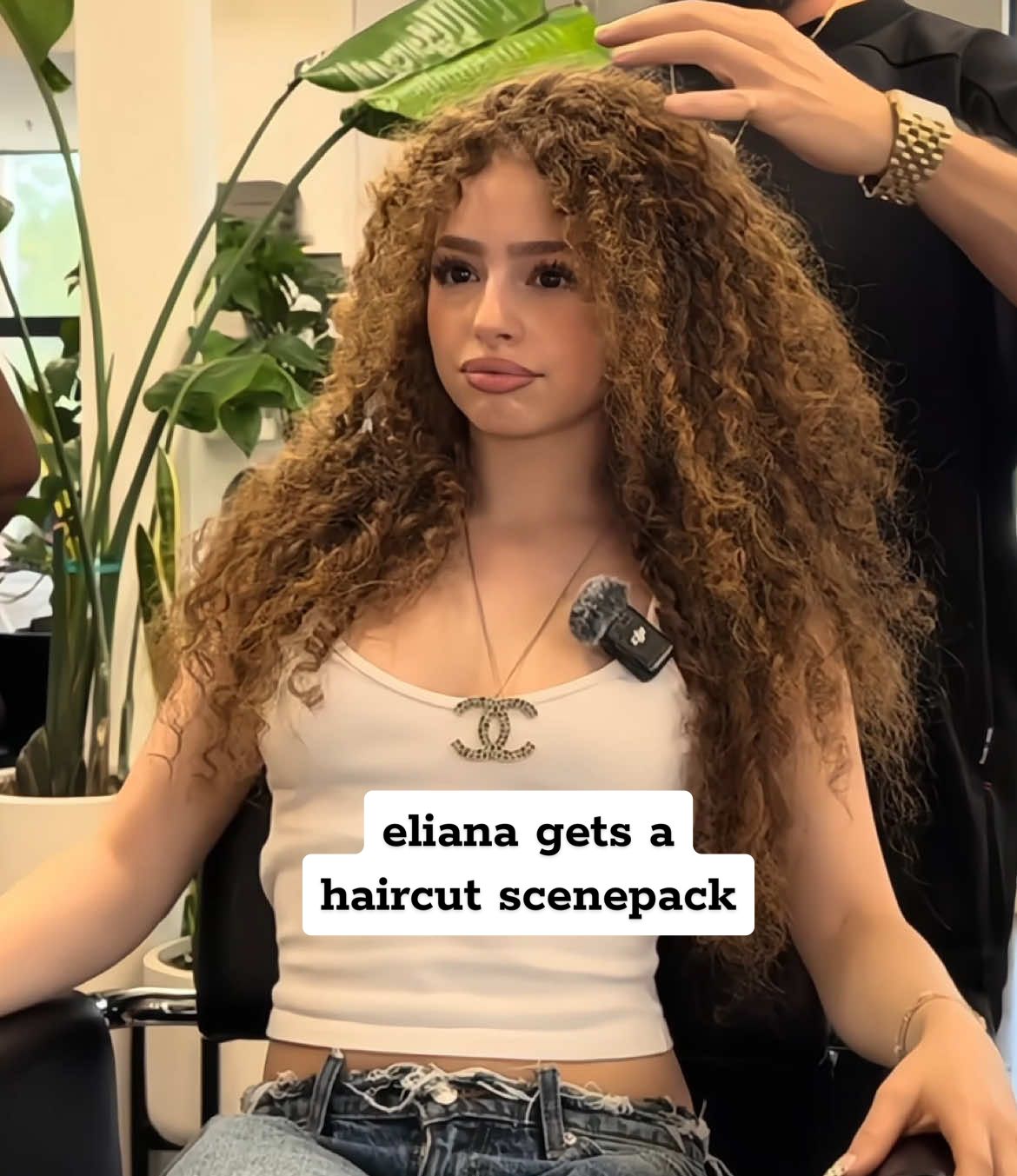 bro she looked GORGEOUS in this vid , eliana scenepack !! - kalogeras sisters get a haircut @Eliana Kalogeras #elianakalogeras #goodquality #scenepack #haircut #kalogerassisters #foryoupage #clipsforedits #viral #fyp #mkalogs 