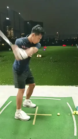 The left hand pulls down #golftiktok #pemulagolf #golfswing #fyppppppppppppppppppppppp #golfer #golf 