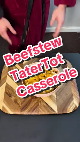 Beefstew TaterTot Casserole 🥩🥘 #microwaverecipes #microwave #DinnerIdeas #EasyRecipes #fyp #roach #makeshift #kitchen 