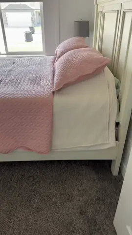 This quilt set is so cute and comes in a ton of different colors. Click the cart and grab your set now! #quilt #blanket #bedroomdesign #quiltset @Imperial Homeware 