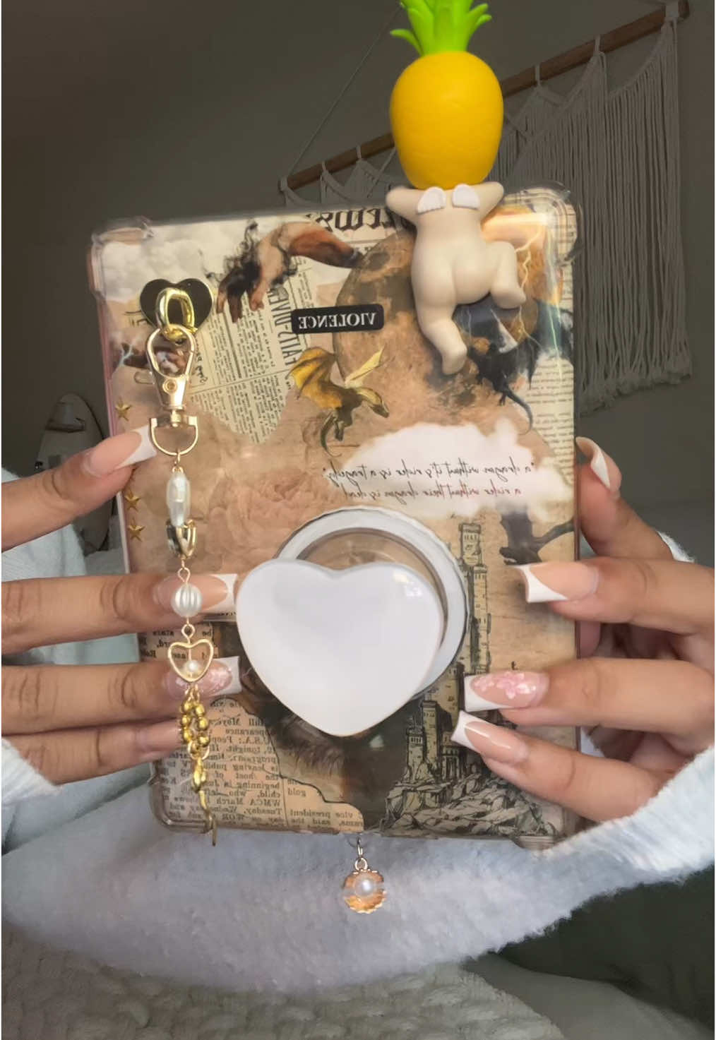 Thinking about selling kindle inserts as a digital download 🤔 #fyp #kindleinsert #decoratingkindle #kindlepaperwhite #viralvideo #BookTok #trending #bookish #kindlegirlie 